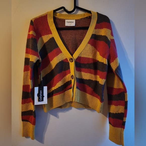 NWT Callahan Ariel Cropped Sushine 3 Button CaRdigan In Size XS will fit Small - Picture 3 of 8